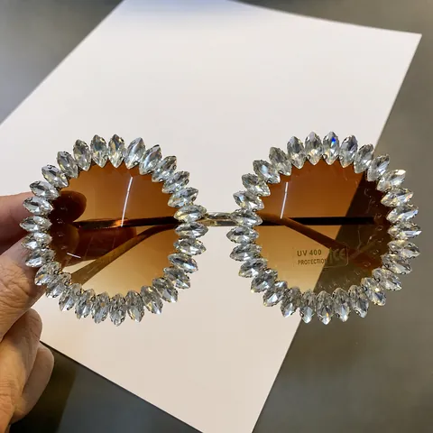 Euro-American Luxurious Round Rhinestone Sunglasses For Women Stage Party Sun Protection UV400 PC Lens Metal Frame Eyewear