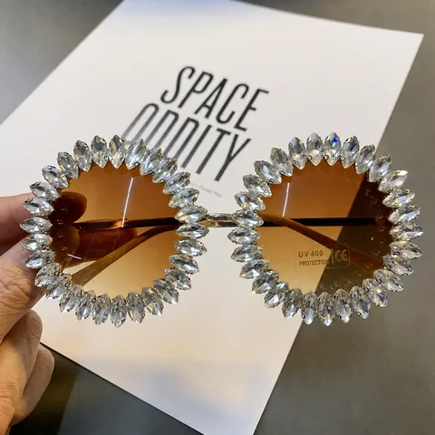 Euro-American Luxurious Round Rhinestone Sunglasses For Women Stage Party Sun Protection UV400 PC Lens Metal Frame Eyewear