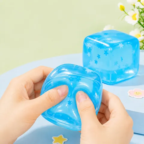 Ημιδιαφανές Μπλε Παγοκύβος Squishy με Χιονονιφάδα Αργή Επαναφορά Υφή Μαλτόζης Παιχνίδι Ανακούφισης από το Στρες για Ενήλικες Γραφείο
