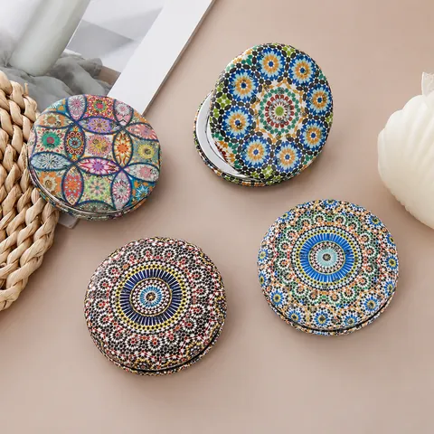 Vintage Round Foldable Pocket Makeup Mirror With Glitter Mandala Pattern Double Sided Compact Bread Mirror Portable Travel Hand Mirror