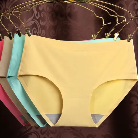 Women Seamless Ice Silk Panties Sexy Invisible Briefs Breathable No Trace Underwear Solid Color Plus Size Lingerie Bottom