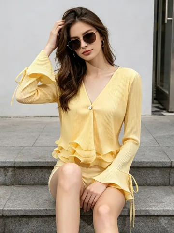Blusa Plisada Casual Coreana para Mujer Cuello en V Primavera Manga Acampanada Dobladillo con Volantes Top Corto Poliéster