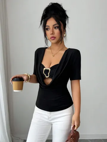 Dames Sexy Watervalhals Top met Korte Mouwen en Metalen Gesp Look-Apart Effen Kleur Polyester Gebreide Blouse Zwart