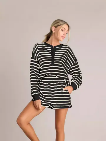 Women Striped Casual Top And Bottom Autumn Long Sleeve Henley Neck Top And Pockets Shorts Fashion Loungewear Outfit