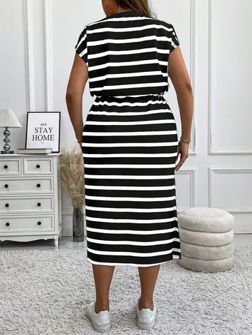Robe Midi Rayée Grande Taille pour Femmes Col Rond Manches Courtes Taille à Cordon Robe Imprimée Décontractée avec Fente Latérale