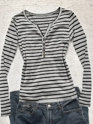 Maglietta a Righe a Maniche Lunghe da Donna Casual con Scollo Henley e Bottoni Vestibilità Slim Top in Poliestere