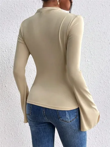 Women Mock Neck Ruched Flare Sleeve Slim Fit T-Shirt Solid Long Sleeve Western Streetwear Top Viscose Spandex Autumn Clothing