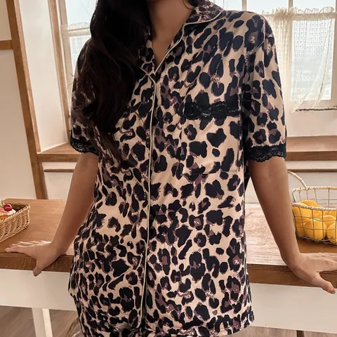 Women's Luxurious Leopard Print Pajama Set Short Sleeve Top And Bottom With Lace Trim Knitted Soft Homewear Loungewear