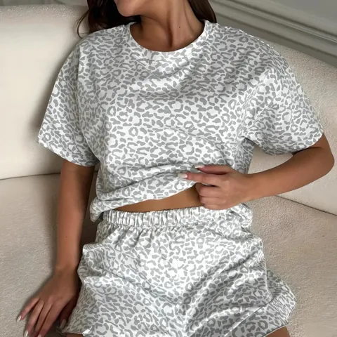 Women's Leopard Print Pajama Set Casual Round Neck Short Sleeve Top And Bottom Loungewear Sleepwear Summer Home Clothes