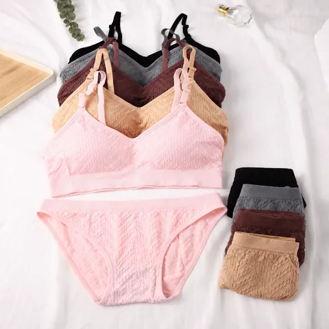 Women's Seamless Wavy Textured Lingerie Set Wire-Free Bra And Panty Set Top And Bottom Yoga Sports Underwear With Adjustable Straps