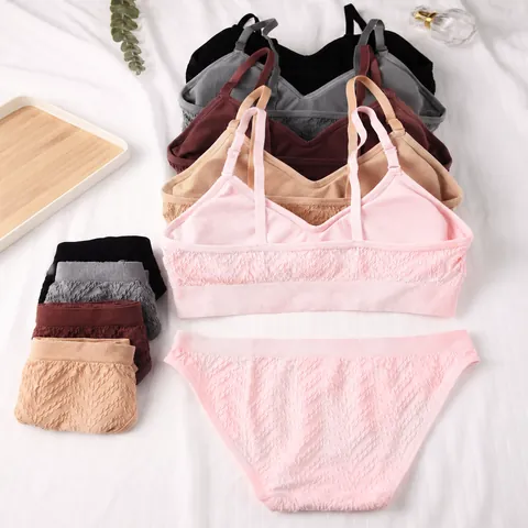 Women's Seamless Wavy Textured Lingerie Set Wire-Free Bra And Panty Set Top And Bottom Yoga Sports Underwear With Adjustable Straps
