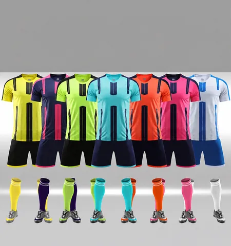 Polyester Printed Football Kit For Men Women Kids Breathable Striped Football Top And Bottom Training Uniform Apparel