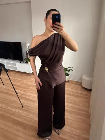 Women Elegant One-Shoulder Sleeveless Satin Top And Bottom Ruched Waist Solid Color Wide Leg Pant Outfit