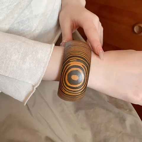 Westlicher Vintage Strukturierter Holz Armreif Für Damen Mode Übertriebene Boho Legierung Nieten Breite Manschette Armband Schmuck
