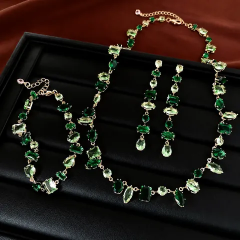 Elegantes Kupfer Zirkonia Schmuckset Für Damen Geometrische Oval Quadrat Wassertropfen Halskette Armband Ohrringe Leichter Luxus Bankett Zubehör
