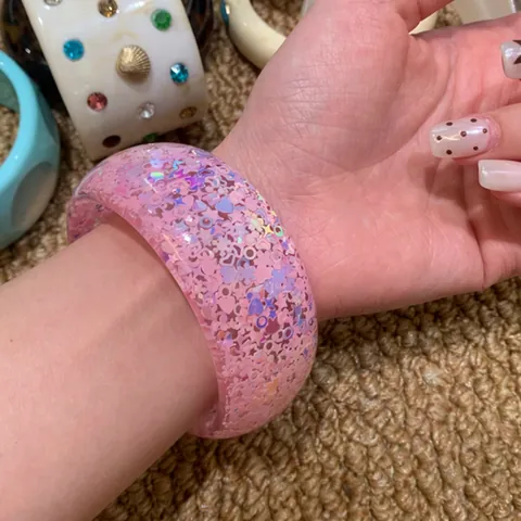 Vintage Acrylic Geometric Bangle Bracelet For Women Retro Thick Oval Wristband Inlaid Glitter Flower Fashion Jewelry Hand Cuff