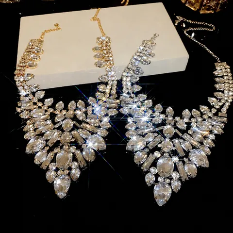 Luxury Heavy Rhinestone Geometric Pendant Necklace Women Copper Alloy Statement Water Drop Square Banquet Party Jewelry Necklaces