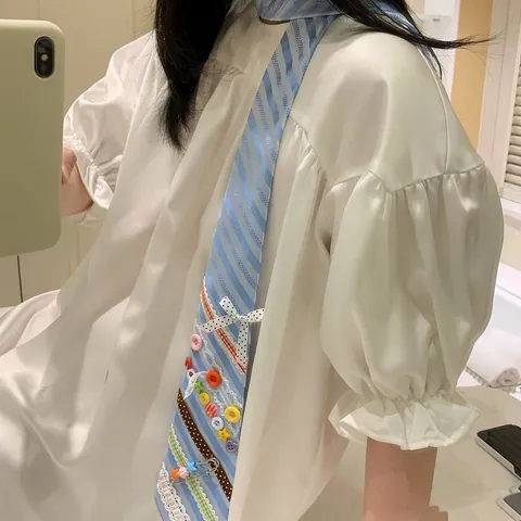 Corbata de Decoración de Botones Estilo Dopamina para Mujer Bufanda de Lazo a Rayas de Moda con Encaje y Botones de Resina