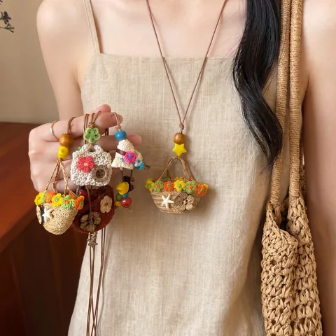 Bohemian Handmade Woven Straw Hat Pendant Necklace For Women Coconut Shell Wooden Bead Beach Vacation Clavicle Chain Jewelry