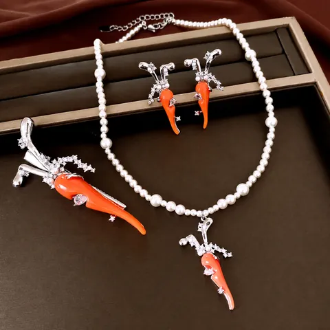 Luxus Kupfer Zirkonia Karotte Anhänger Künstliche Perle Halskette Ohrringe Haarklammer Set Süßer Mode Schmuck Für Damen