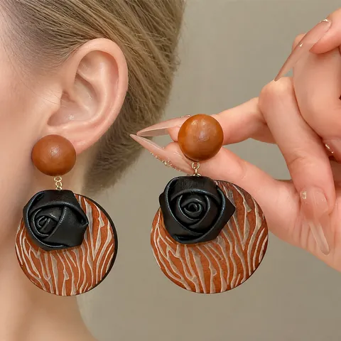Bohemian Vintage Wood Flower Stud Earrings For Women Leather Rose Pattern Handmade Ethnic Style Ear Jewelry Retro Accessories