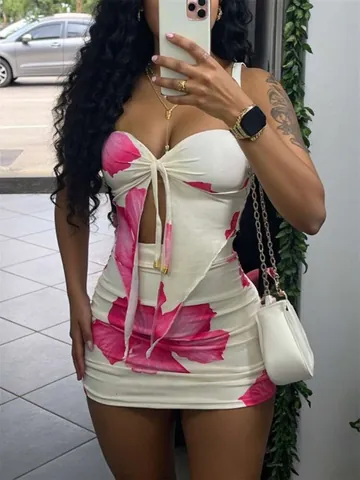 Femmes Sexy Imprimé Floral Haut Épaules Dénudées Et Mini-jupe Été Plage Polyester Rose Hibiscus Motif Floral Haut Et Bas