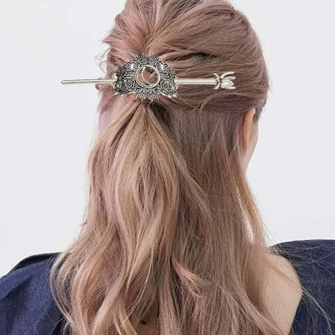 Vintage Alloy Hair Stick Moon Cloud Hollow Pattern Gothic Style Decorative Hairpin Hair Accessories For Women Banquet Party