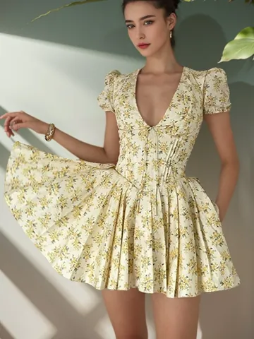 Women French Retro Floral V-Neck Puff Sleeve Mini Dress Slim Fit Puffy Skirt Summer Short Sleeve Printed Dress For Vacation