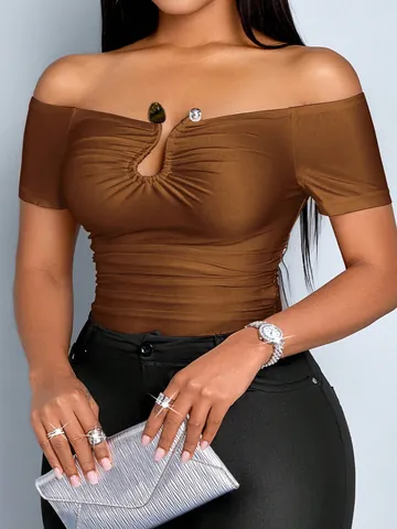 Women Sexy Off-shoulder Ruched Short Sleeve Top Polyester Slim Fit T-Shirt With Metal Buckle Ruched Party Clubwear Tee