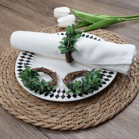 Hand Woven Bamboo Napkin Rings With Simulation Green Leaf Design Pastoral Style Napkin Buckles For Dining Party Banquet Table Decoration