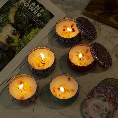 Candela Profumata per Aromaterapia in Latta Stile Bohémien Mandala Cera di Soia Con Fiori Secchi Profumo per la Casa Regalo Decorazione