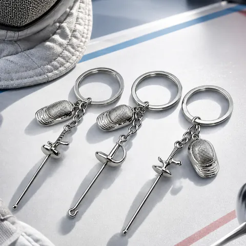 Fechten Schlüsselanhänger Zinklegierung Sportanhänger Mini Maske Und Schwert Miniatur Athleten Fans Souvenir Silberton