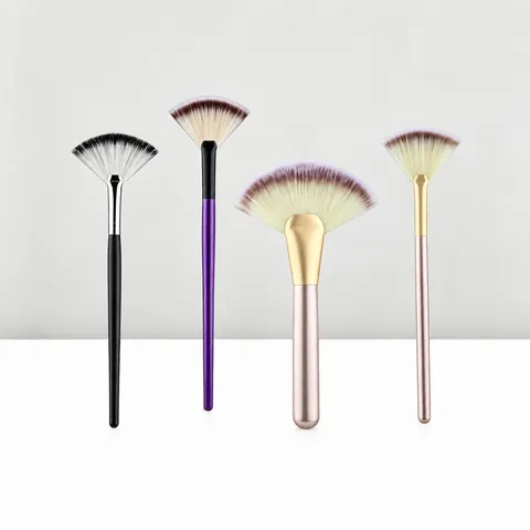 Professional Fan Makeup Brush Synthetic Fiber Soft Bristles For Highlighter Powder Contouring Face Beauty Tool