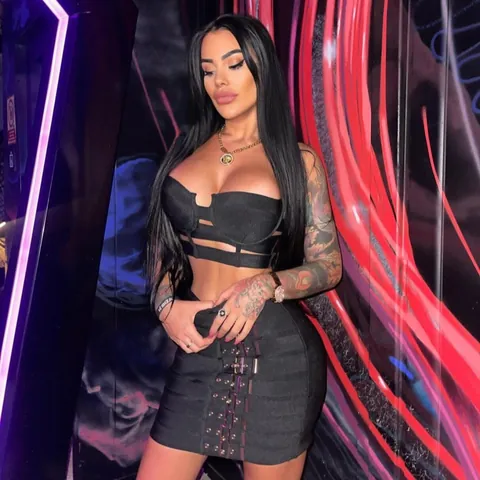 Top Crop a Benda Senza Maniche Hollow Out E Minigonna Con Fibbia Design Splicing Sexy Streetwear Clubwear Outfit Donna