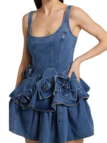 Robe Courte en Denim pour Femme Décoration Florale 3D Ourlet à Volants Double Couche Coupe Ajustée Robe à Bretelles Style Corset Tenue de Plage