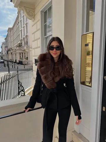Dames Luxe Kunstbont Kraag Wollen Look Mantel Elegant Zwart Effen Kleur Lange Mouw Bovenkleding Met Taille Riem Voor Winter