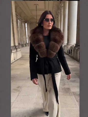 Dames Luxe Kunstbont Kraag Wollen Look Mantel Elegant Zwart Effen Kleur Lange Mouw Bovenkleding Met Taille Riem Voor Winter