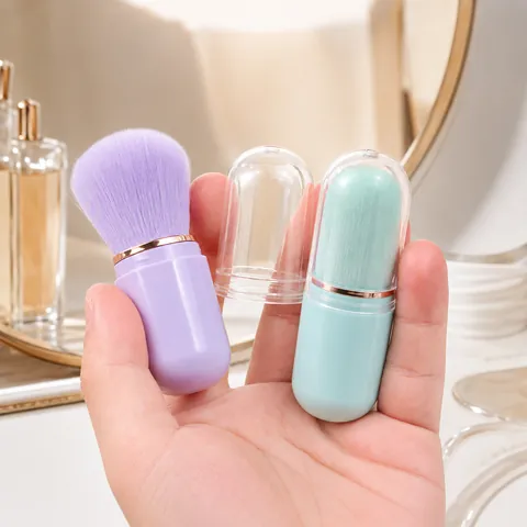 Portable Retractable Makeup Brush Capsule Design Synthetic Fiber Bristles Plastic Handle For Powder Blush Travel Friendly Face Tool