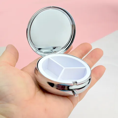 Portapillole Rotondo in Metallo Portatile Con Specchio per Trucco Multivani Contenitore per Gioielli Argento Organizzatore per Medicine da Viaggio