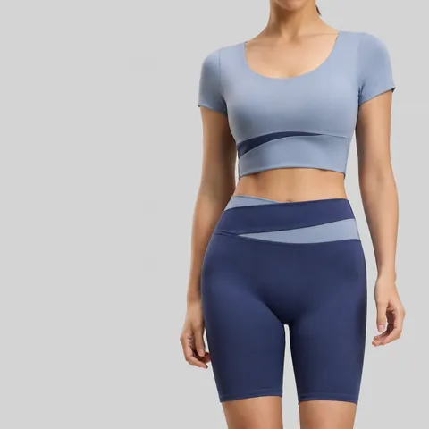 Conjunto de Yoga de Bloques de Color para Mujer Top Y Bottom Talle Alto Control de Abdomen Levantamiento de Glúteos Pantalones Cortos de Ciclista de Deporte Y Crop Top de Manga Corta