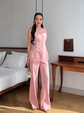 Elegant Sleeveless Lace Peplum Top And Wide Leg Pants Top And Bottom Set Women Crushed Polyester Office Commuter Outfit