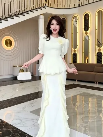 Women Elegant Beaded Waist-Cinched Evening Dress Top And Bottom Set With Ruffle Fishtail Design Puff Sleeve Formal Banquet Gown