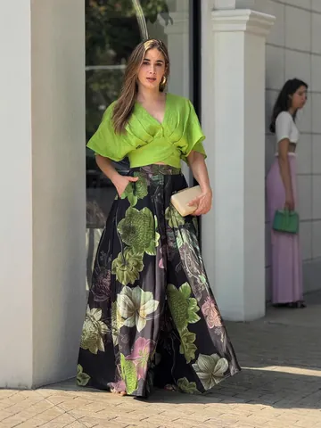 Women Vintage Floral Print Two Piece Set V Neck Crop Top And High Waist Wide Leg Pants Vacation Summer Casual Outfits