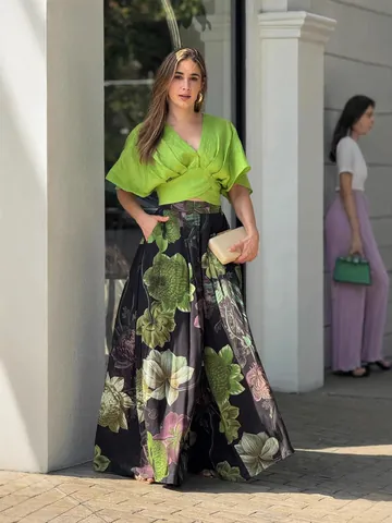 Women Vintage Floral Print Two Piece Set V Neck Crop Top And High Waist Wide Leg Pants Vacation Summer Casual Outfits