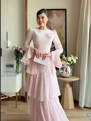 Women's Elegant Crinkled Maxi Dress V-Neck Long Sleeve 3D Flower Tiered Cake Ruffle Evening Banquet Long Dress