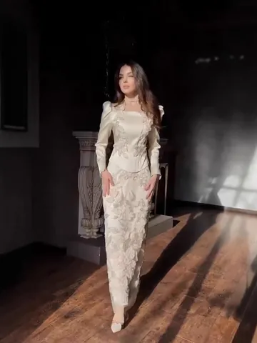 Women Elegant Heavy Lace Floral Embroidery Maxi Dress Long Sleeve V-Neck Pleated Party Dress European Style Long Dress