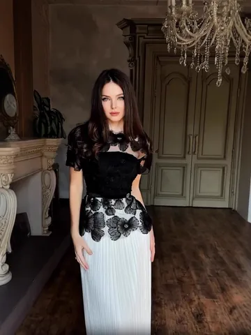 Elegant Women European Style Lace Floral Top And Pleated Skirt Set 3D Flower Cami Long Dress For Spring Party
