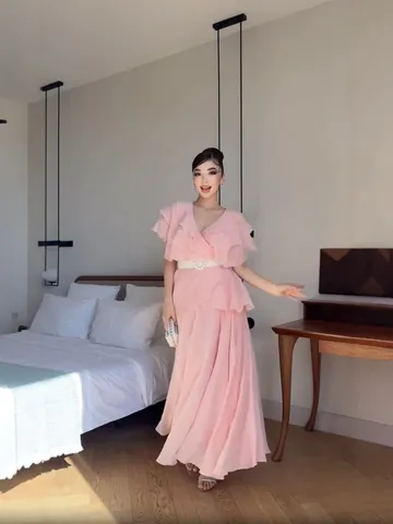 French Style Ruffle Pleated Maxi Dress For Women Elegant V-Neck Long Sleeve Polyester Dress With Pearl Decoration Belt