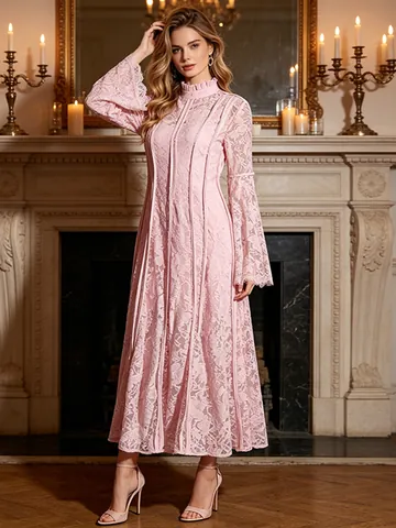 Robe Longue Élégante en Patchwork de Dentelle pour Femmes Col Montant Manches Évasées Coupe Slim Brodée en Polyester