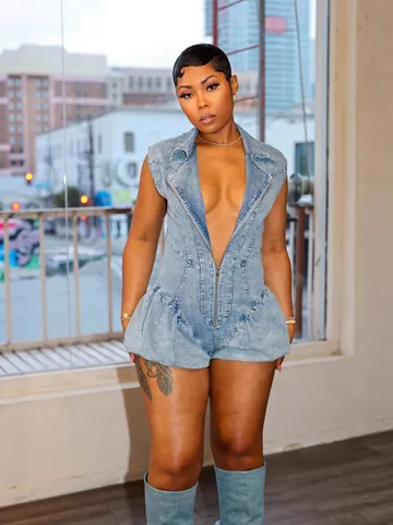 Women Sexy Denim Romper Sleeveless Front Zipper High Stretch Bubble Hem Solid Color Sky Blue Top And Bottom Romper Jumpsuit